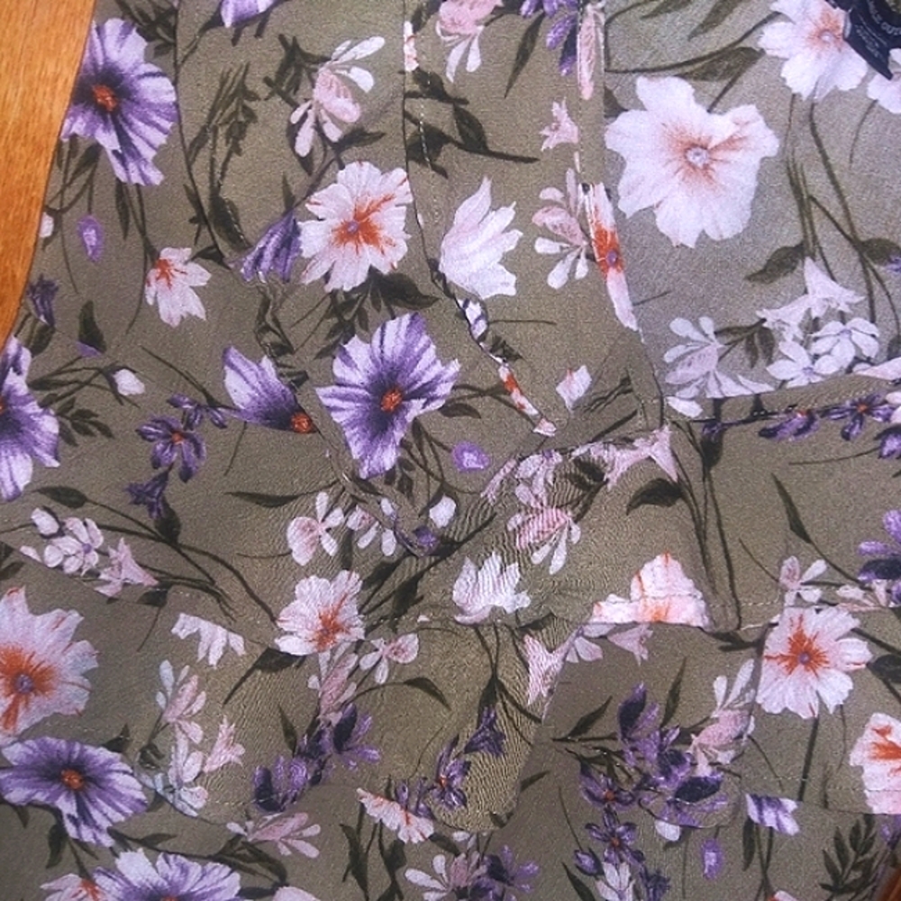 AE Floral Ruffle Tank - Picture 8 of 8